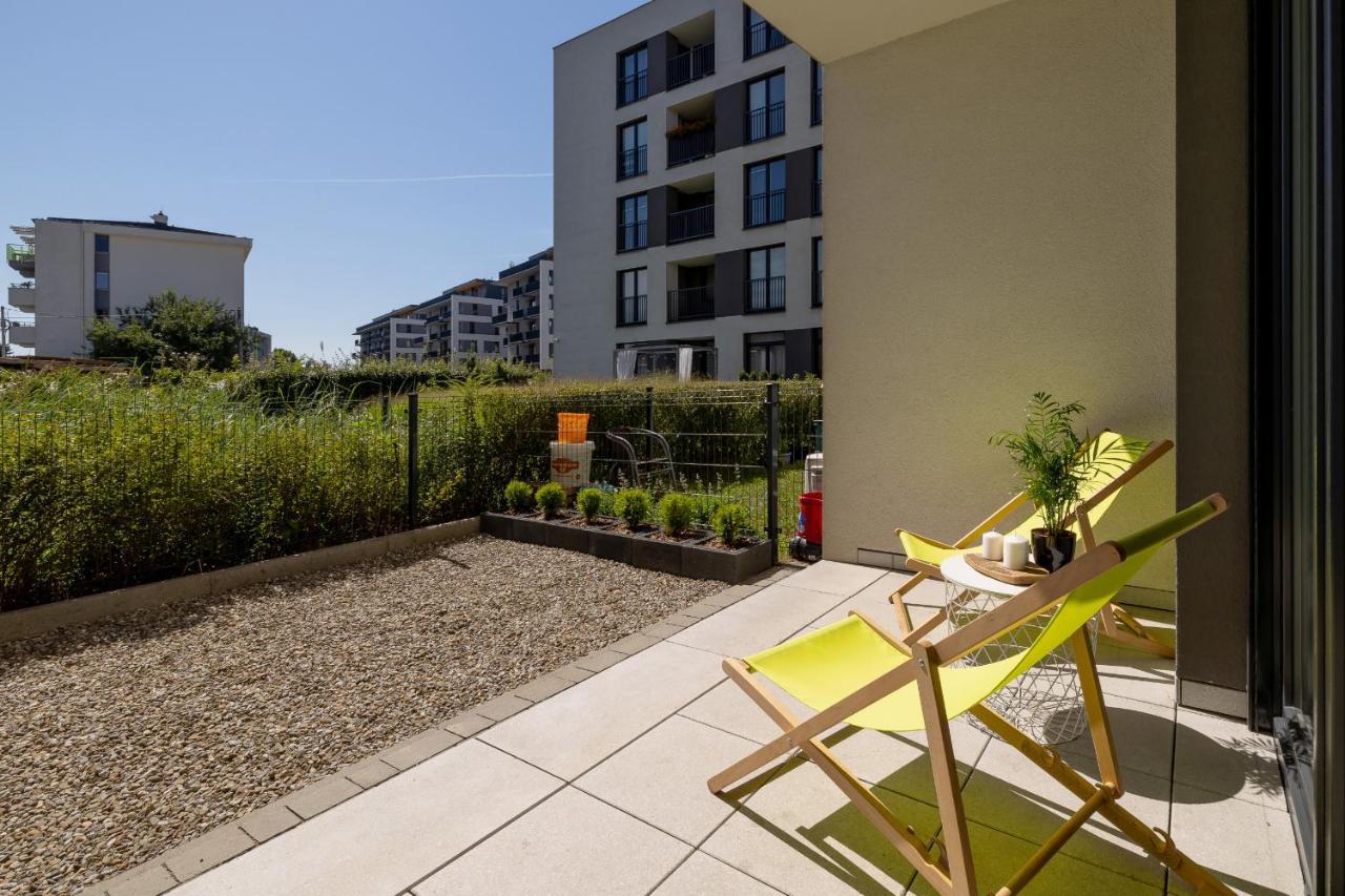 Krakow Studio With Parking & Terrace Near Zalew Bagry By Renters Prestige Buitenkant foto