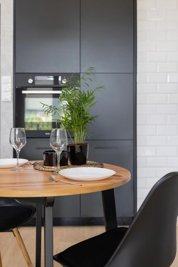 Krakow Studio With Parking & Terrace Near Zalew Bagry By Renters Prestige Buitenkant foto